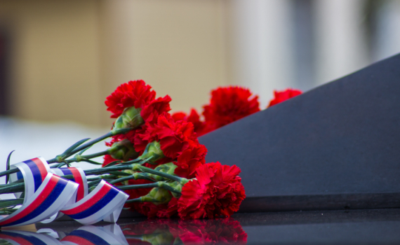 В Прибалтике продолжают уничтожать память о подвигах Красной армии, заявил военкор Поддубный