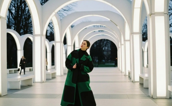 Модный приговор по цвету: стилист раскрыл идеальные сочетания для холодного сезона