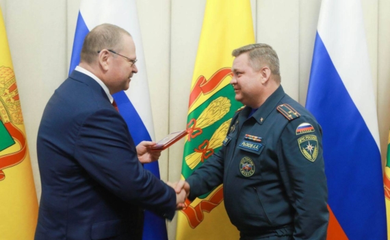 В Пензе губернатор наградил особо отличившихся земляков В Пензе губернатор наградил особо отличившихся земляков