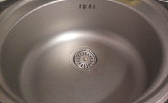 Отказалась от губок — и средство для мытья посуды стало заканчиваться в разы медленнее Отказалась от губок — и средство для мытья посуды стало заканчиваться в разы медленнее