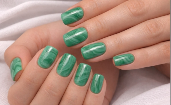 Короткие ногти — новый люкс: 5 трендов апрельского маникюра, которые выглядят дорого Короткие ногти — новый люкс: 5 трендов апрельского маникюра, которые выглядят дорого