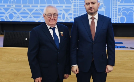 Вячеслав Федорищев поздравил коллектив Самарского филиала АО «Туполев» – конструкторского бюро с 70-летием Вячеслав Федорищев поздравил коллектив Самарского филиала АО «Туполев» – конструкторского бюро с 70-летием